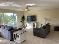 2BDRM Condo in Naples w/ Lake Views, Close to 5th Ave and Beaches