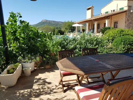 Country villa with pool, private garden and barbecue near the beach OFFER June Отели рядом с достопримечательностью «Porto Cristo sign»