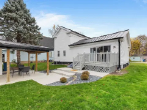 Modern Farmhouse in Charming Neighborhood Walking Distance to Downtown Hotels in DeKalb County