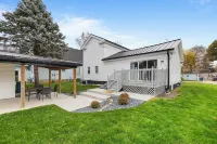 Modern Farmhouse in Charming Neighborhood Walking Distance to Downtown