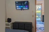 Cozy Farm Stay Near Keuka Lake / No Cleaning Fee / Pet Friendly / Wi-Fi + More!