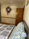 Close to BTV international Airport and 5mins to UVM college Hotels near Red Rocks Park