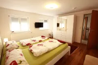 90 square meters - Ferienwohnung am Bach Herbertingen Hotels in der Nähe von Kirche Hundersingen