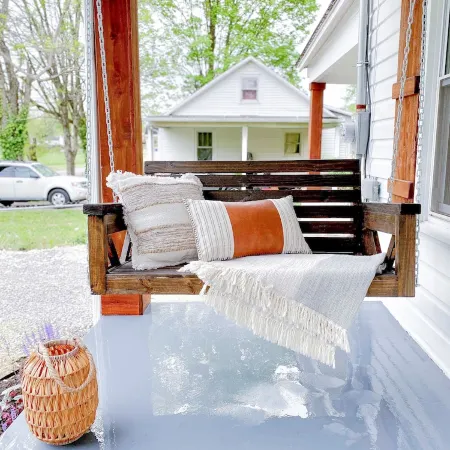 Cute Boho Country Bungalow in Central Franklin KY Отели в г. Симпсон Каунти
