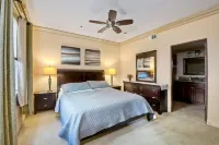 Heart of Carlsbad Village, Too  Walk Everywhere!Luxurious and Private.