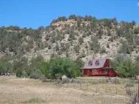 Home between Zion National Park and Bryce Canyon