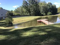 The Natchez - quiet front porch & rockers. Hotels in Greene County