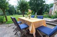 Romantic living in the manor house in the middle of Gut Mahndorf park