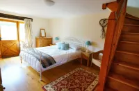 The Mill - Luxury barn conversion on two levels