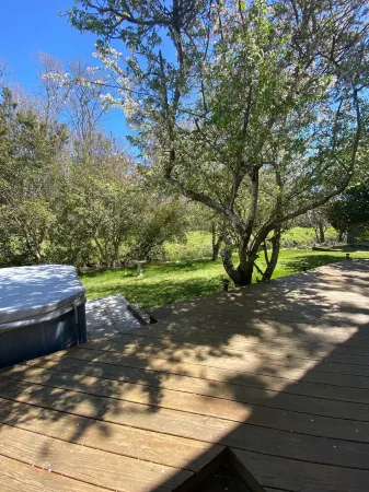 Cozy Beaufort Home with Hot Tub and Boat Driveway