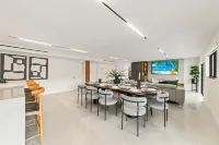 Super Lux House: 11BR Pool Jacuzzi Sauna Gym Games Hotels in Miramar