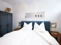 Cozy, spacious, tasteful apartment