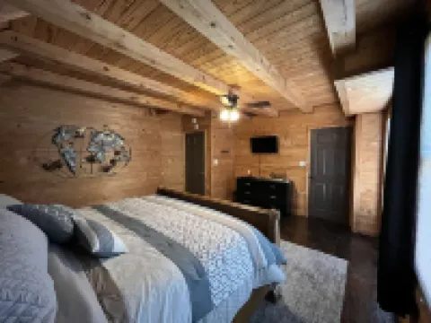 Fisherman's Paradise & Family Fun Cabin Just Minutes to PickwickLake & StatePark