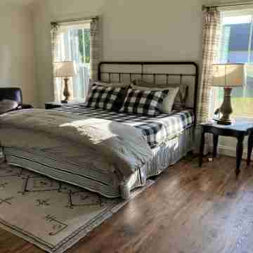 Exquisite furnished rental in Downtown Aiken! Rooms