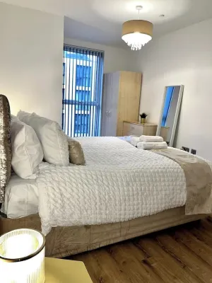 Beautiful 1 Bed Apartment Birmingham City Centre Hotels in 