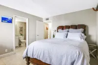 5min Walk to Jupiter Beach From this Cozy Condo