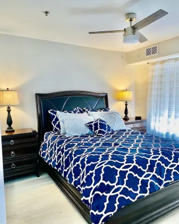 Quiet & Peaceful 1 Bedroom, Walk to Shops &Restaurants, Beach 5 Min. Away! Отели в г. Мирамар-Бич