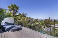 Gorgeous unique villa W/pool, spa & SWEEPING view
