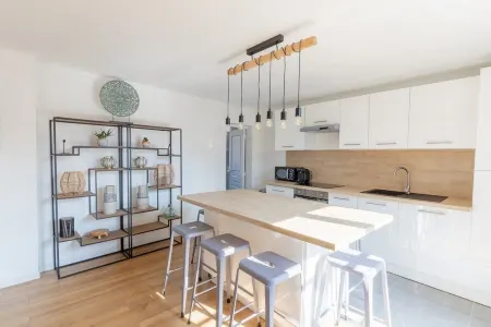 Suite Hair - 4 Personnes A Seulement 2 Minutes à Pied de L'avenue de Champagne ! Отели рядом с достопримечательностью «Moet & Chandon»