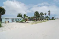 Steps from the Beach - Unlimited, Well Mannered, Pet Friendly!