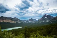 East Glacier Cabin w/ Stunning Views of the Rockies! 30 min from 2 GNP entrances
