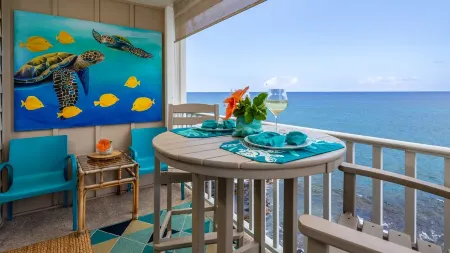 🌊 EPIC Oceanfront Condo at Hale Kona Kai #403, TOP FLOOR, ELEVATOR, CENTRAL AC 🐬 Отели рядом с достопримечательностью «Маниниауоли Бич»