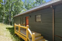 Hatley Pointe and Wolf Laurel Resorts - Dine, Hike, Swim, Ski, Air Conditioning