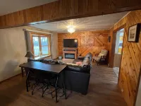 Large property close to the Mississippi River. Sleeps up to 12. Pet Friendly.