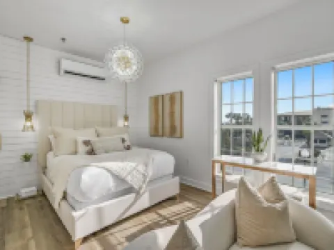 Luxurious Large Studio overlooking 30A nestled b/w Rosemary and Alys Beach Hotels in Rosemary Beach