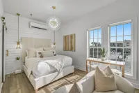 Luxurious Large Studio overlooking 30A nestled b/w Rosemary and Alys Beach