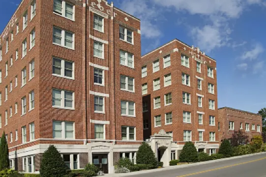 Discover downtown charm, just a 3-min drive to the fair! Hotels in 