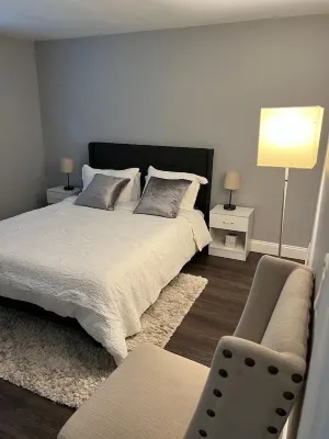 Beautiful and modern 3 Bedroom 2 full BR.