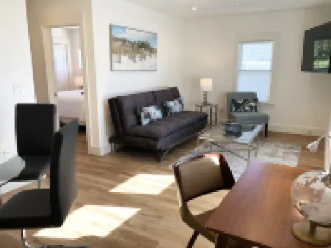 Newly Renovated 2 BR Apartment in the Heart of Sausalito Hotels in Sausalito