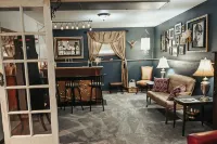 Bird Jax's Speakeasy Hotels in Clark County