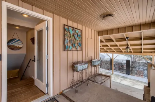 Relaxing Downtown Castle Rock guest suite. Hotels near Milestone