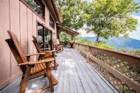 Breathtaking views @ 4,020 ft. Remodeled cabin. Sleeps 12