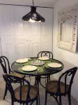 Private Guest Quarters - Cozy 1 BR/1 BA apartment on Historic 2-acre estate