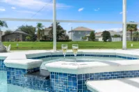 4BR/3Bath Home, pool/spa, game room, lake view. Closer to ALL ATTRACTIONS