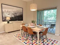 Modern Downtown Bellevue Condo, Free Parking