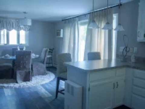 Hilda’s Riverside Retreat Hotels in Enfield