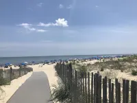 Perfect Family-Friendly Condo 5 Houses from the Ocean on the Beach Block Dewey
