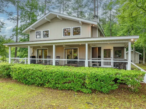 New!! Hidden Gem - Lakefront Home with Boat Dock & Private Boat Ramp