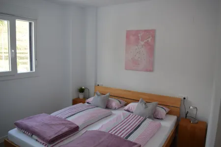 High quality tasteful apartment by the sea