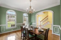 Southern Charm! Theater Room, Hot Tub, Game Space!