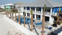 Gulf and Sound Views! Huge Backyard, 33' Pool,Hot Tub, Outdoor Bar and TVs