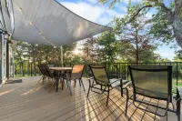 Lost Pines Cabin - 15 Acres, Dog Friendly, Hiking, Campfires, Bastrop, COTA