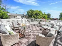 Cozy cottage with rooftop deck, fire pit, hot tub & community boat dock and cove Hotels in Bosque County