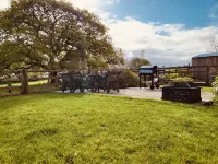 Devon Hideaway: Historic Barn, Jacuzzi & Expansive Exmoor Views 엄버레이 호텔