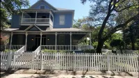 Beautiful Victorian-style home  - 15 min from beach