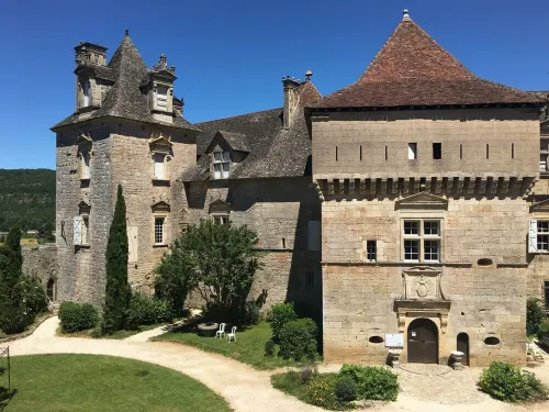Gîte Quercy, authentic charm, great comfort, mature garden, natural swimming pool